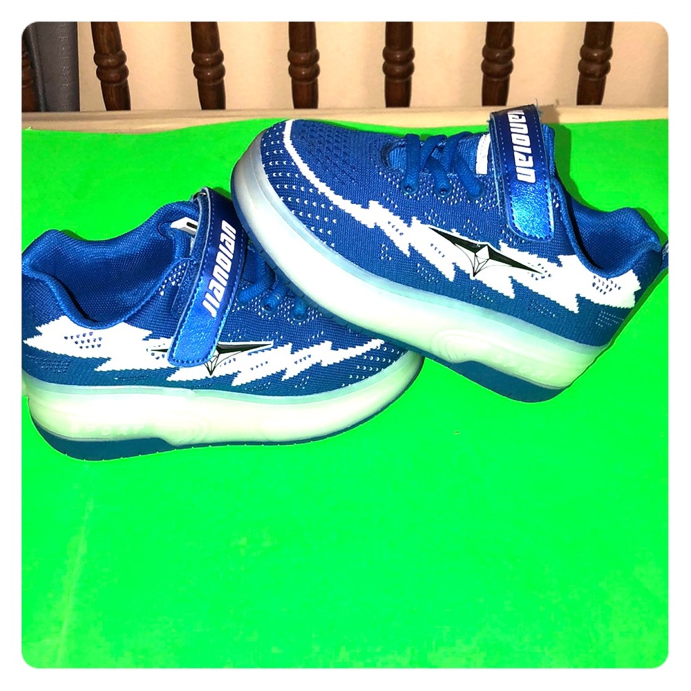 light up wheel sneakers size 13.5